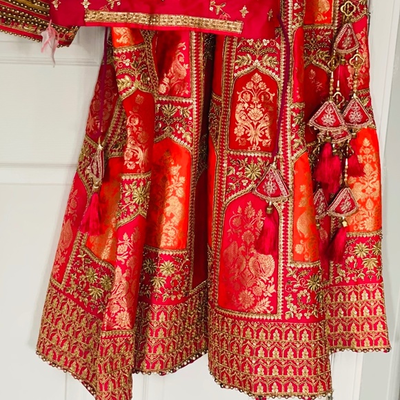 Lehenga Choli - Picture 2 of 4